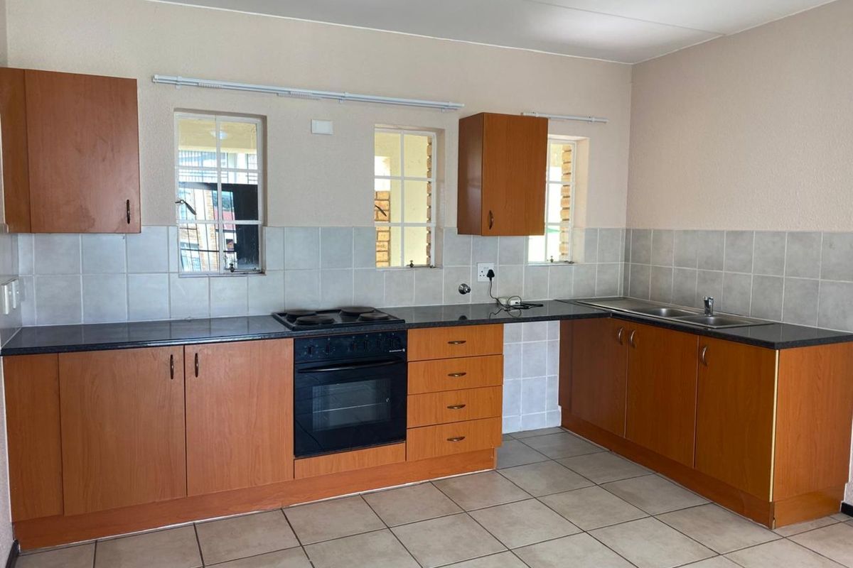 Apartment For Sale in Laser Park - Photo 5