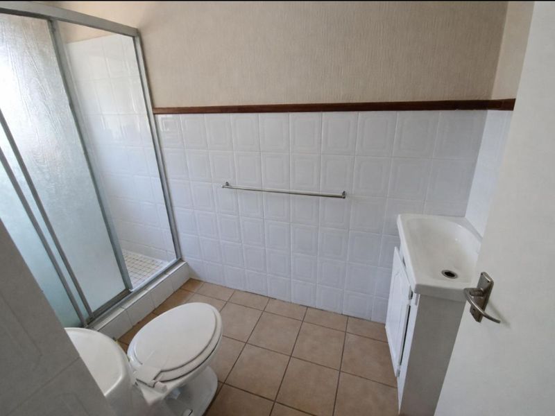 House For Sale in Sunninghill - Photo 9