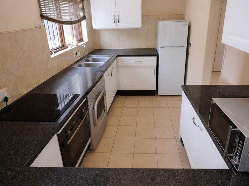 House For Sale in Sunninghill - Photo 5