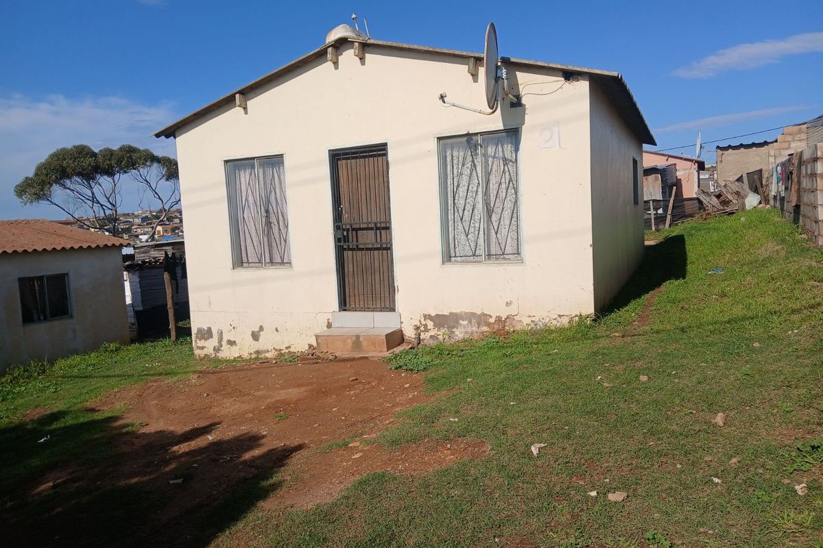 House For Sale in Kwanonqaba - Photo 3