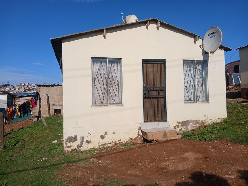 House For Sale in Kwanonqaba - Photo 4