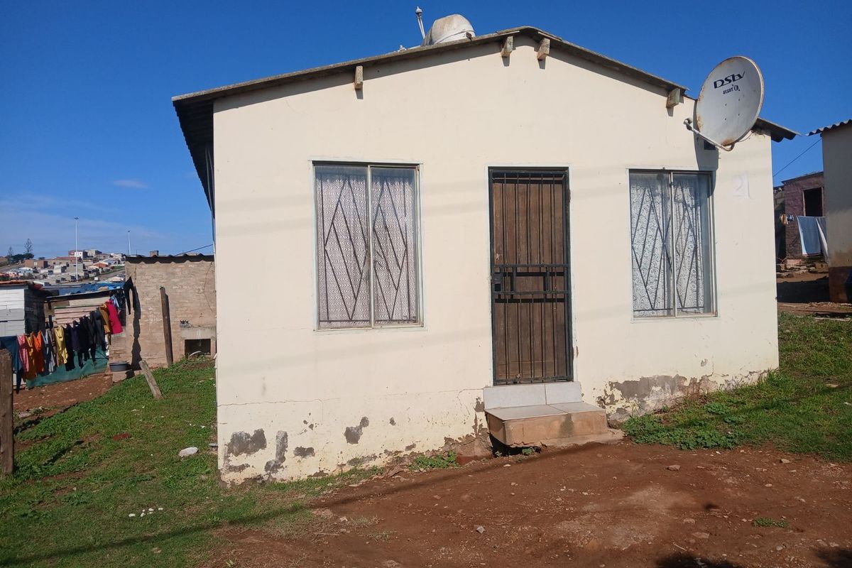 House For Sale in Kwanonqaba - Photo 4