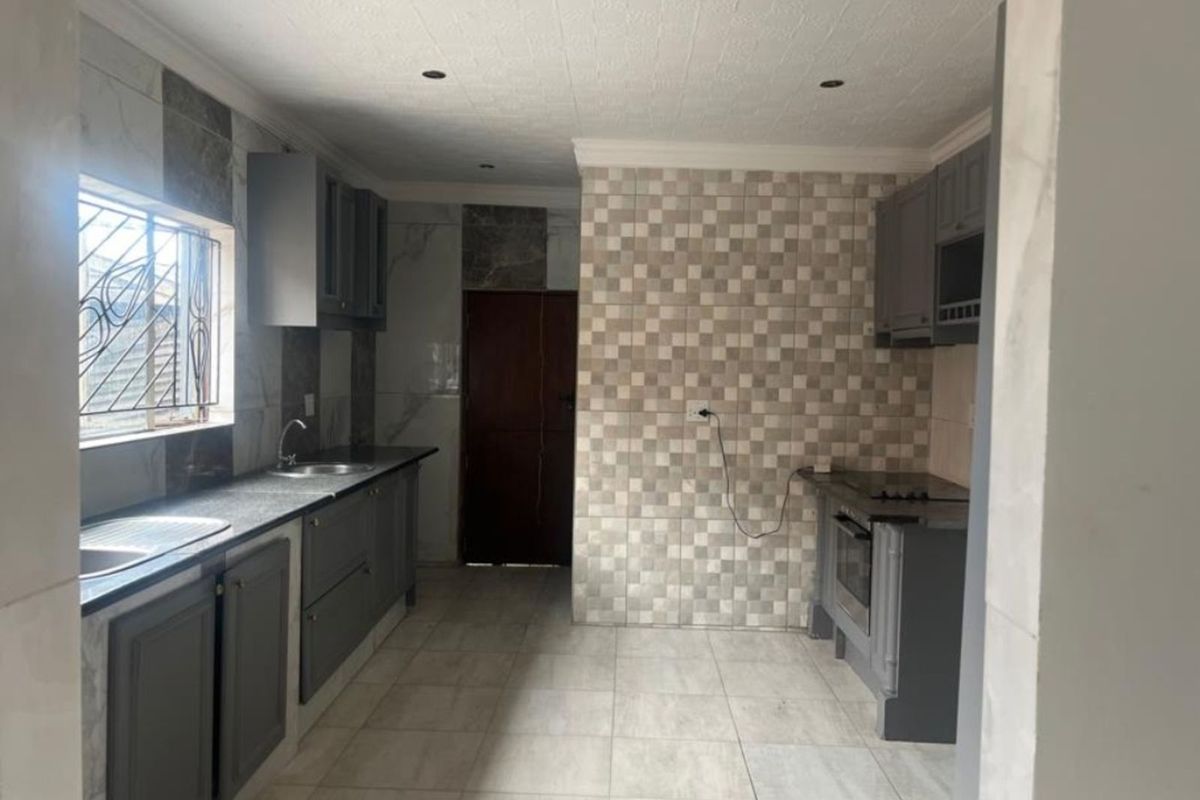 House To Rent in Edleen - Photo 4