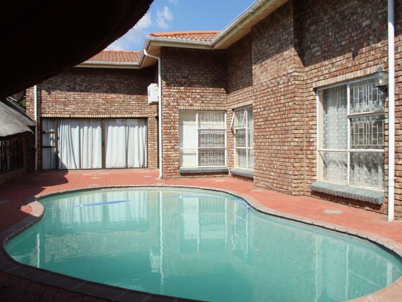 House To Rent in Christiana Central - Photo 4