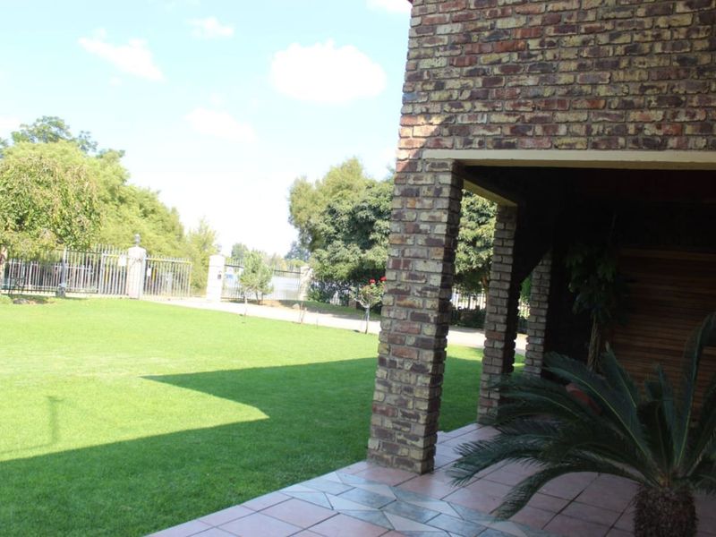 House To Rent in Christiana Central - Photo 3