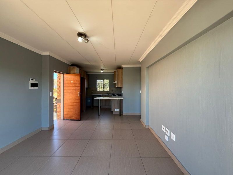 Townhouse To Rent in Pretoria West - Photo 7