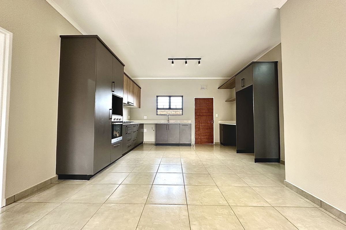 Townhouse For Sale in Rietvalleirand - Photo 3