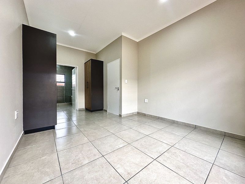 Townhouse For Sale in Rietvalleirand - Photo 10