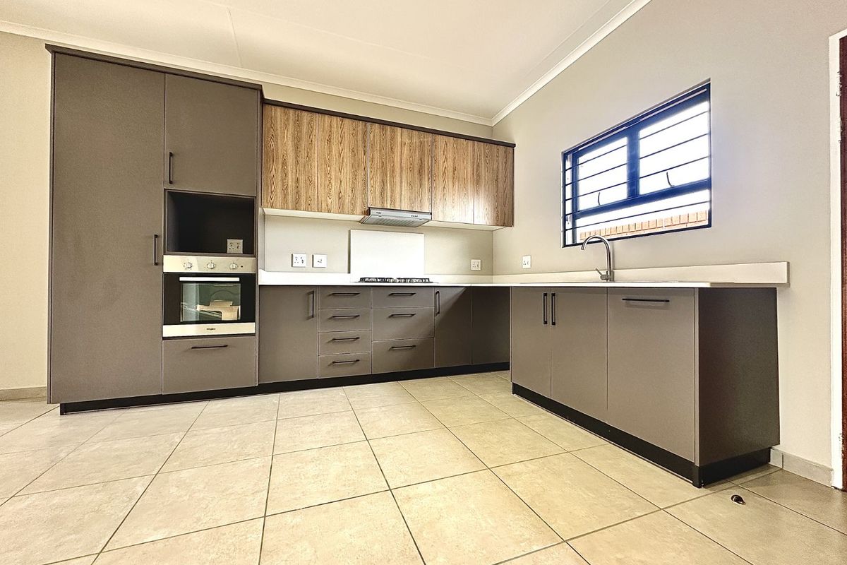 Townhouse For Sale in Rietvalleirand - Photo 5