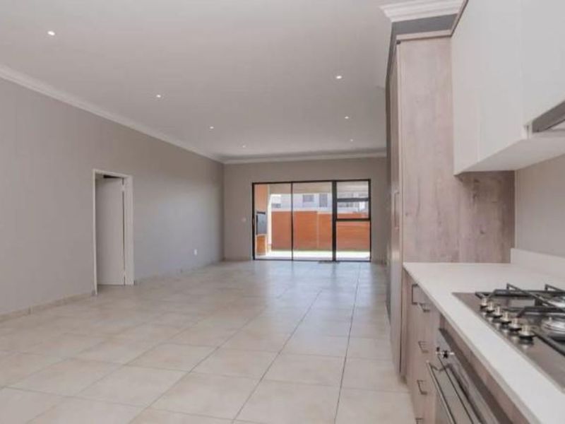 House For Sale in Six Fountains - Photo 5