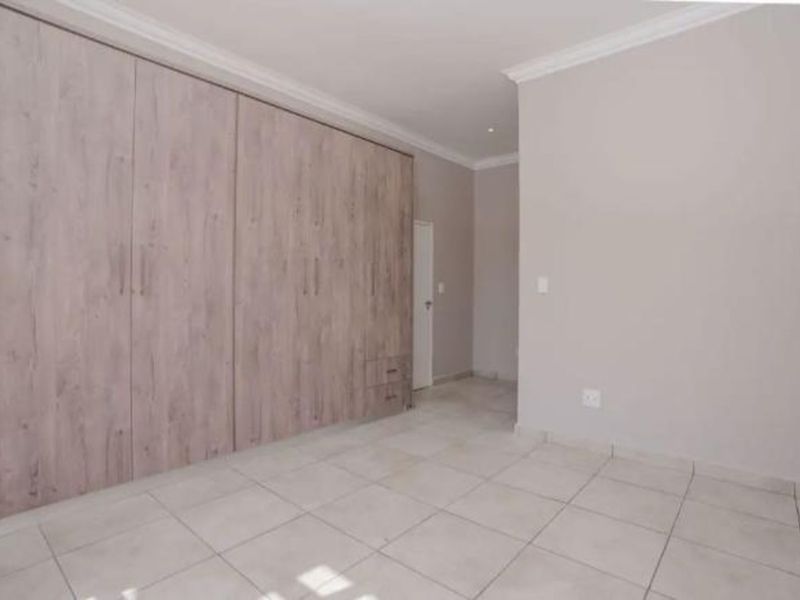 House For Sale in Six Fountains - Photo 9