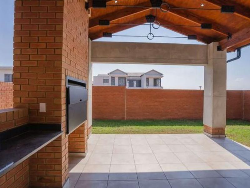 House For Sale in Six Fountains - Photo 3