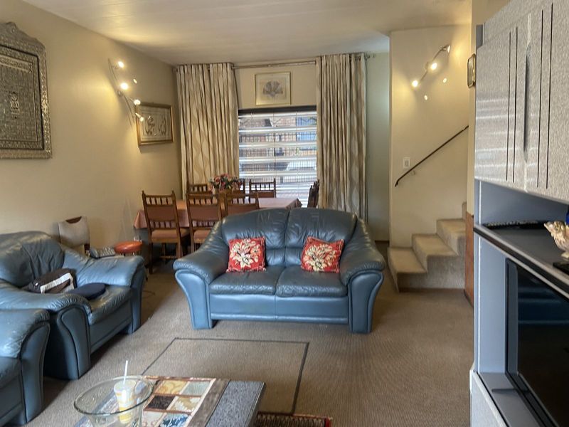 Townhouse To Rent in Bergbron - Photo 5