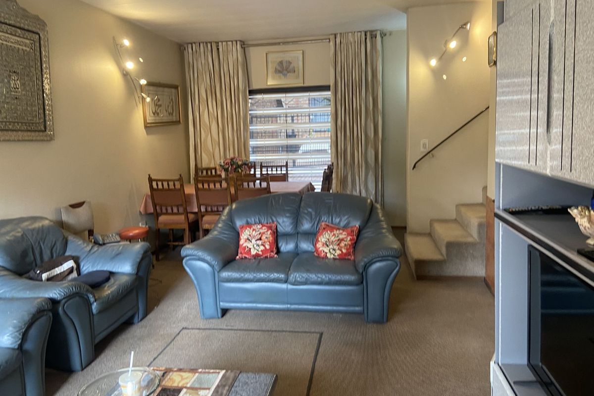 Townhouse To Rent in Bergbron - Photo 5