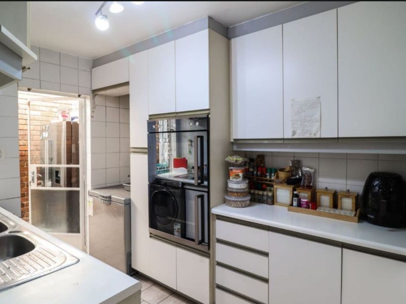 House For Sale in Corlett Gardens - Photo 5