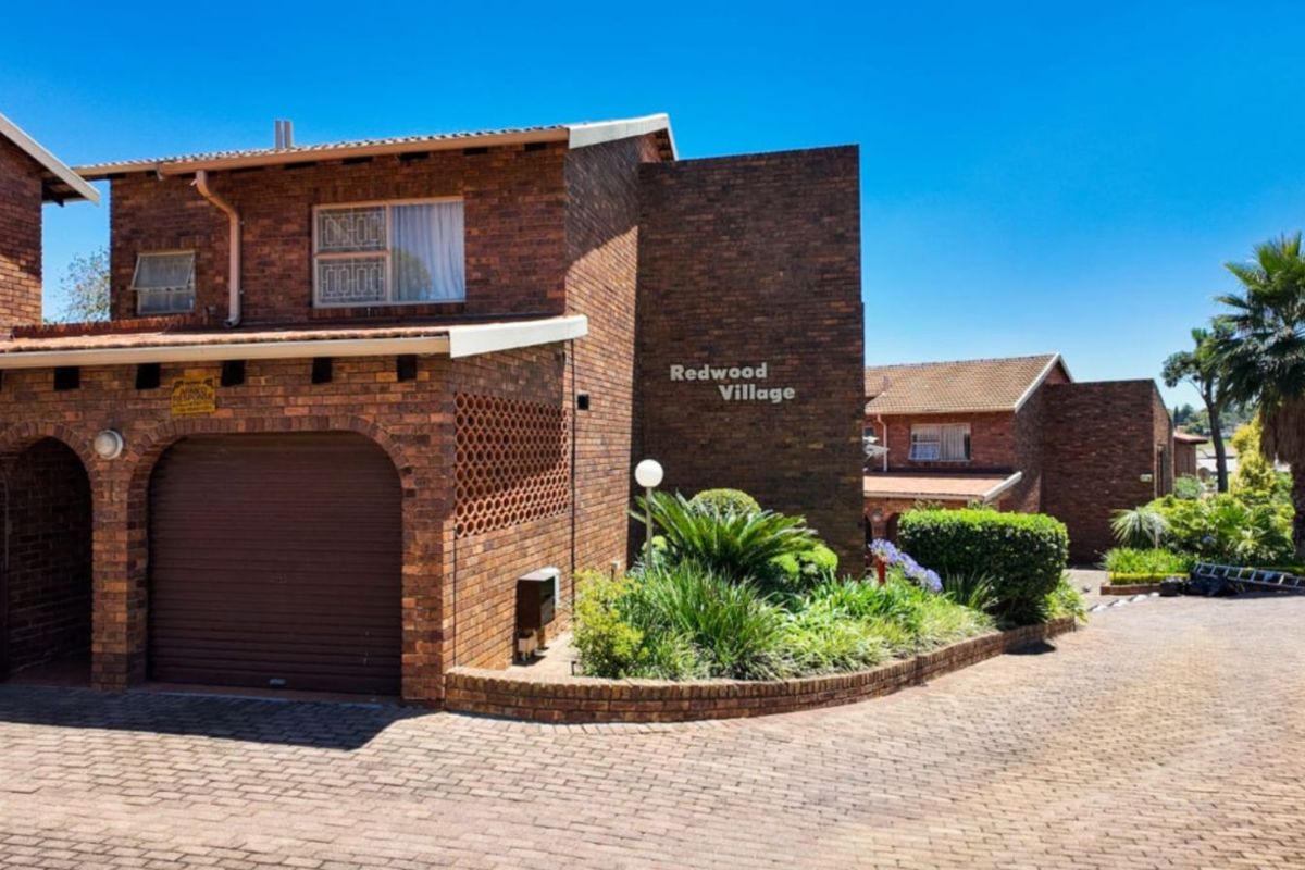 House For Sale in Corlett Gardens - Photo 2