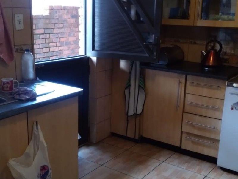 House For Sale in Atteridgeville - Photo 6