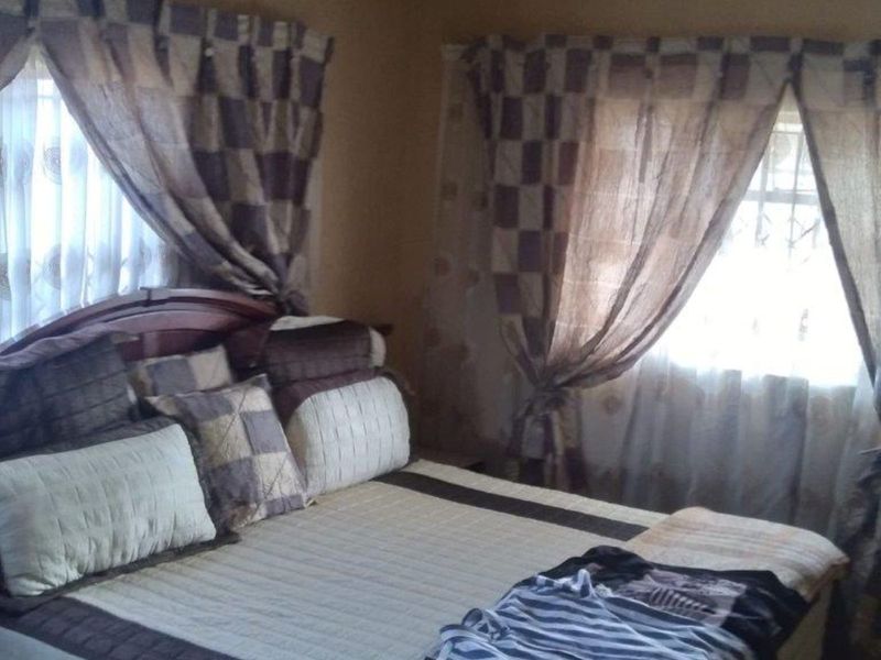 House For Sale in Atteridgeville - Photo 9