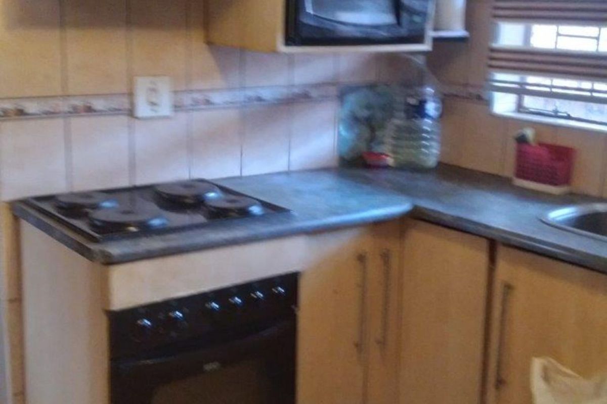 House For Sale in Atteridgeville - Photo 4