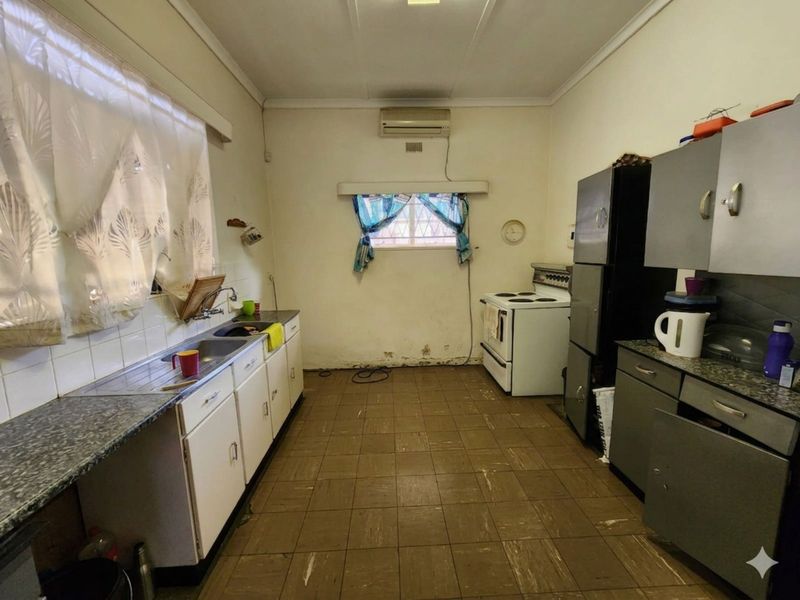 House For Sale in Cassandra - Photo 6