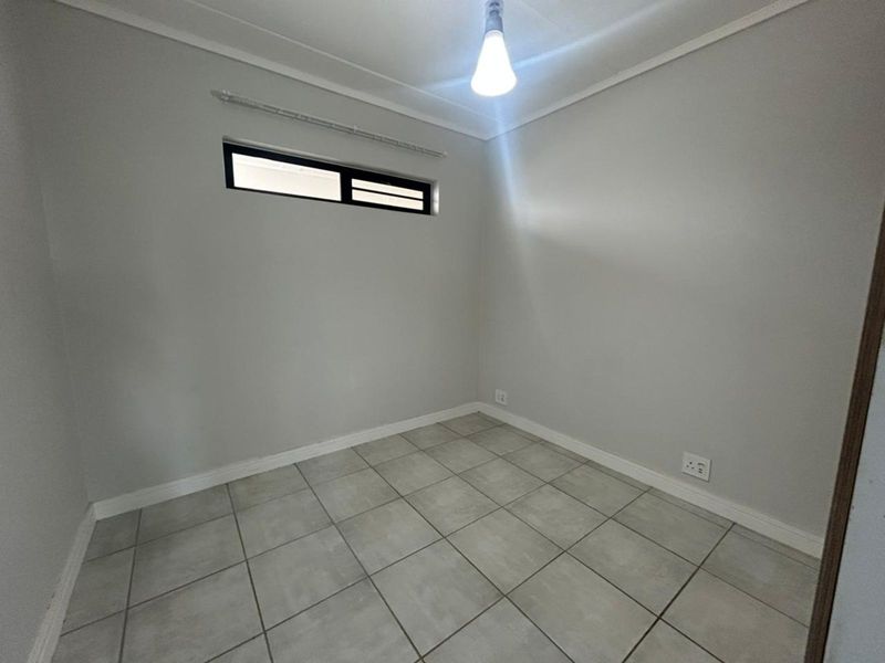 Apartment To Rent in Mooikloof - Photo 4