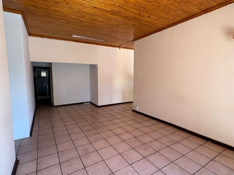 House For Sale in Moreleta Park - Photo 2