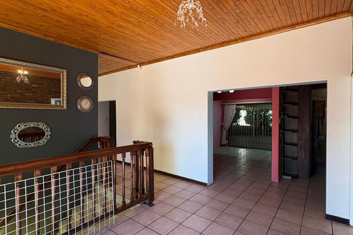 House For Sale in Moreleta Park - Photo 4