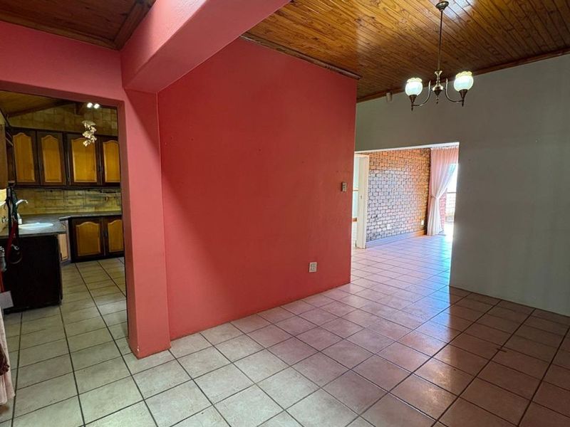 House For Sale in Moreleta Park - Photo 8