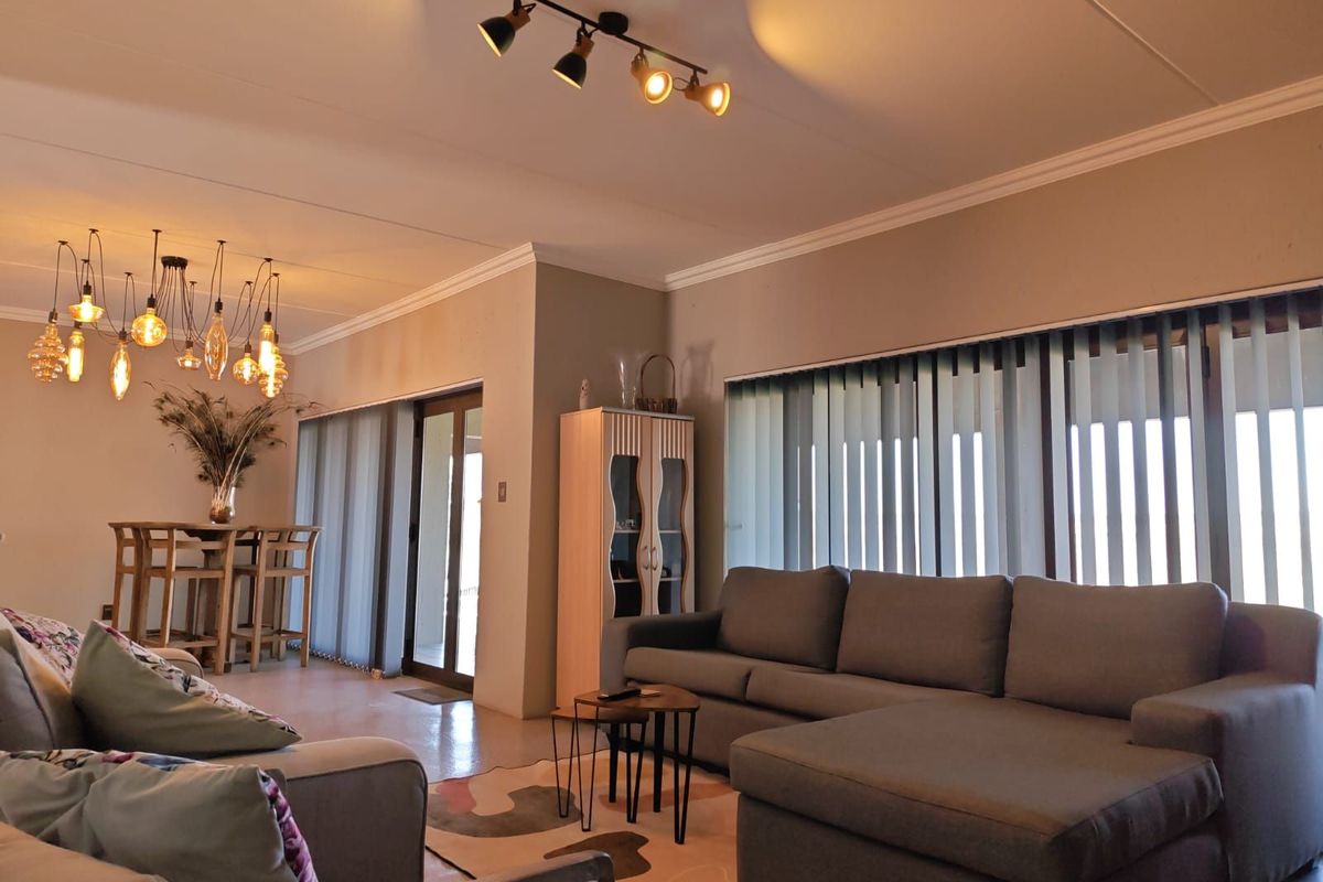 House For Sale in Sunward Park - Photo 5
