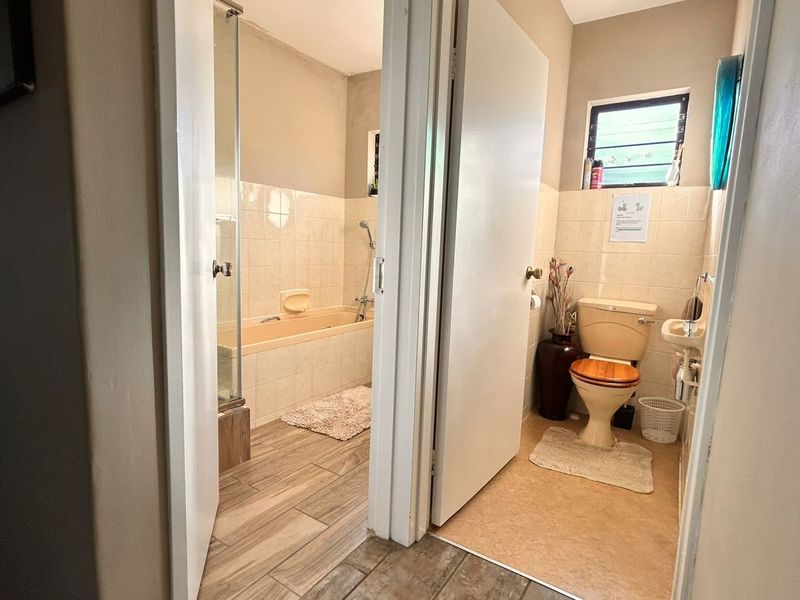House For Sale in Cathkin Park Central - Photo 10