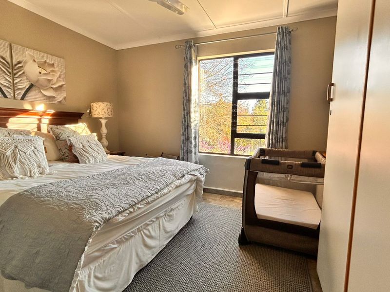 House For Sale in Cathkin Park Central - Photo 8