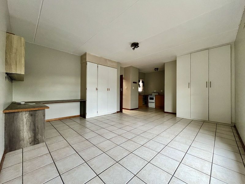 Apartment To Rent in Hatfield - Photo 9
