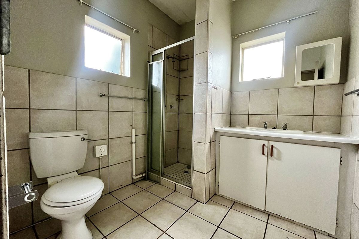 Apartment To Rent in Hatfield - Photo 2