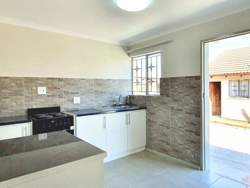 House For Sale in Mamelodi - Photo 2
