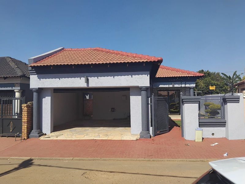House For Sale in Mamelodi East - Photo 1