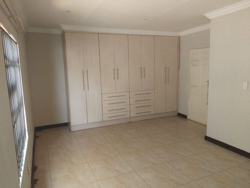 House For Sale in Mamelodi East - Photo 3