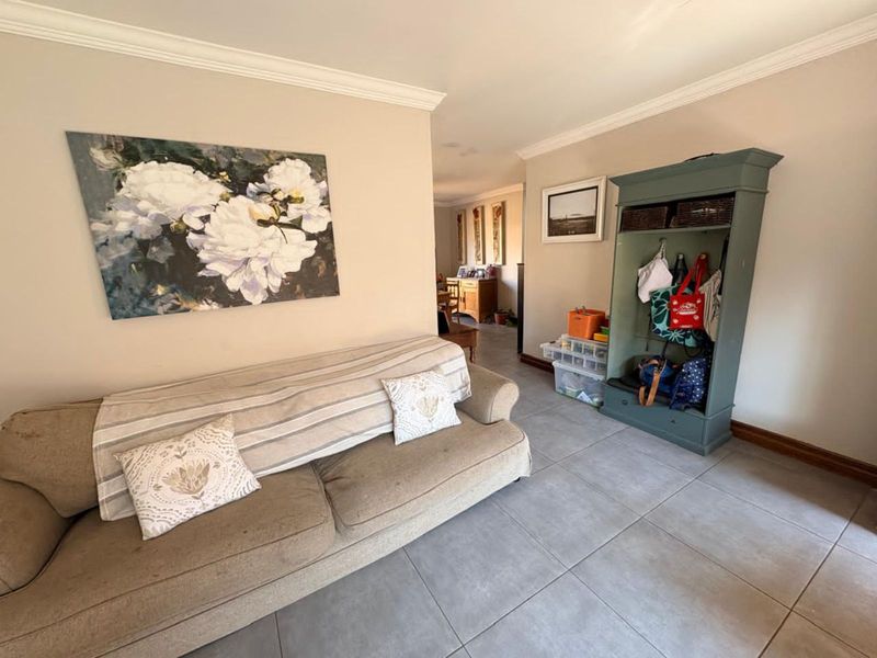 House For Sale in Royldene - Photo 8