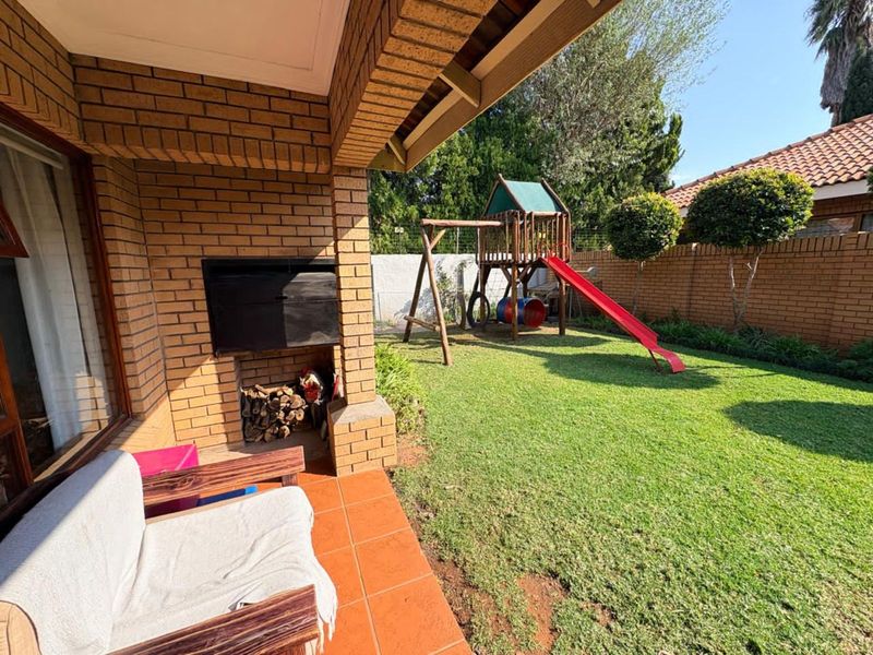 House For Sale in Royldene - Photo 4