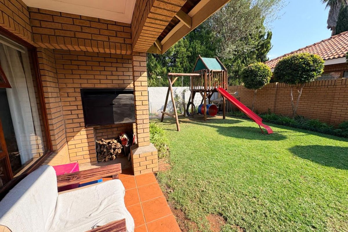 House For Sale in Royldene - Photo 4