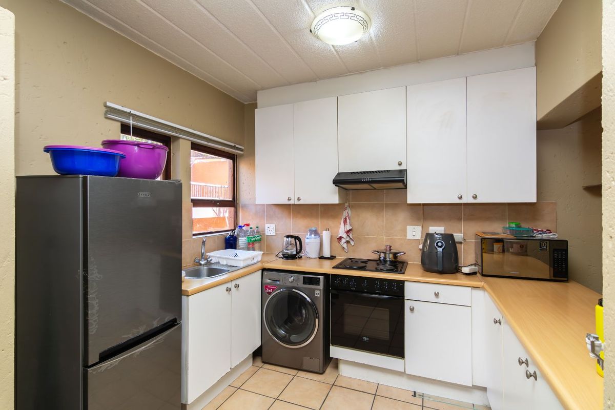 House For Sale in Sunninghill - Photo 5