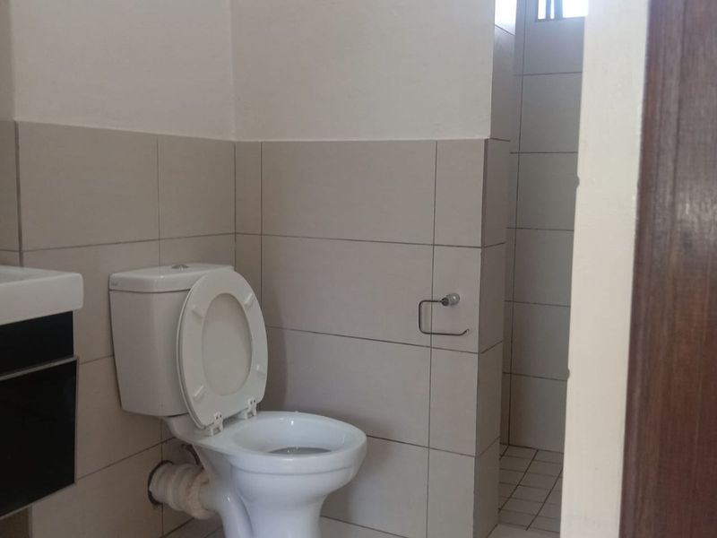 Apartment To Rent in Jackal Creek Golf Estate - Photo 7