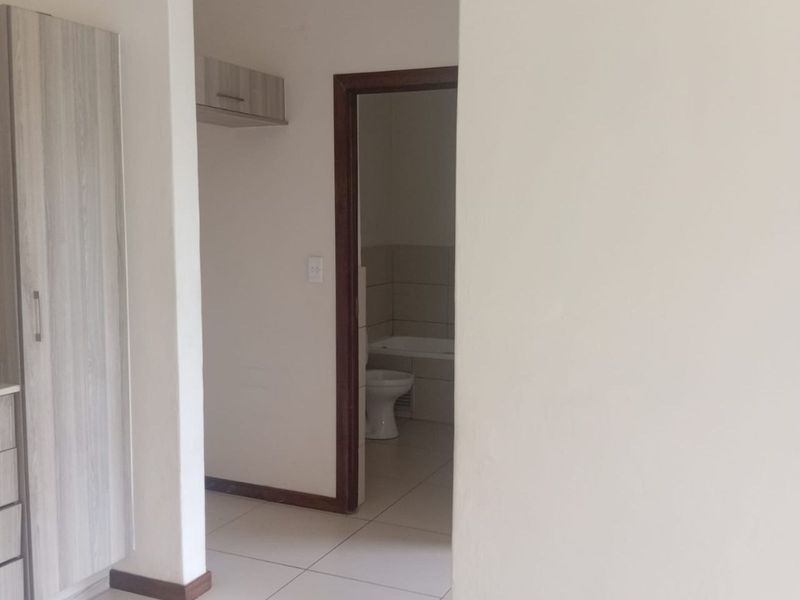 Apartment To Rent in Jackal Creek Golf Estate - Photo 6