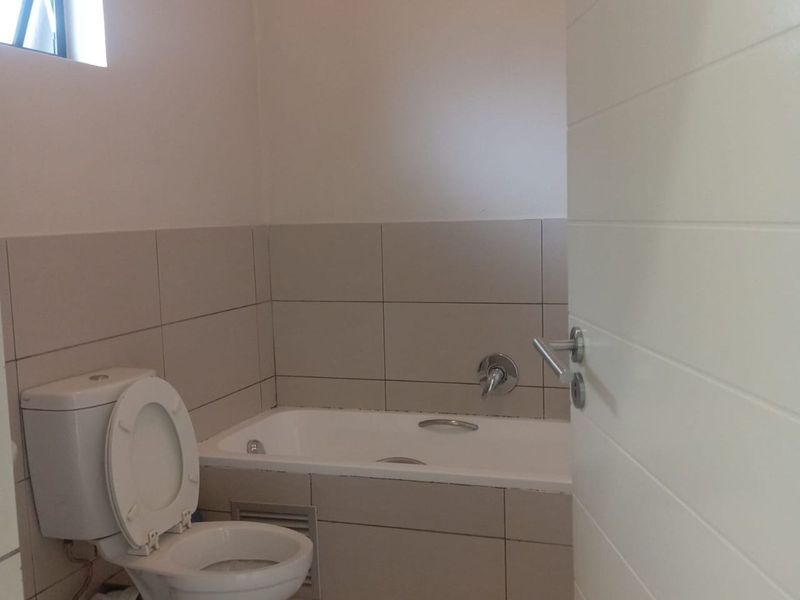 Apartment To Rent in Jackal Creek Golf Estate - Photo 10