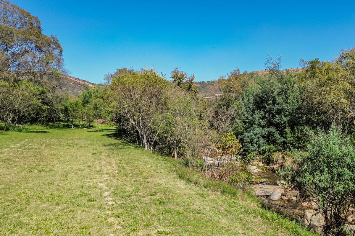 House For Sale in Ruimsig - Photo 3