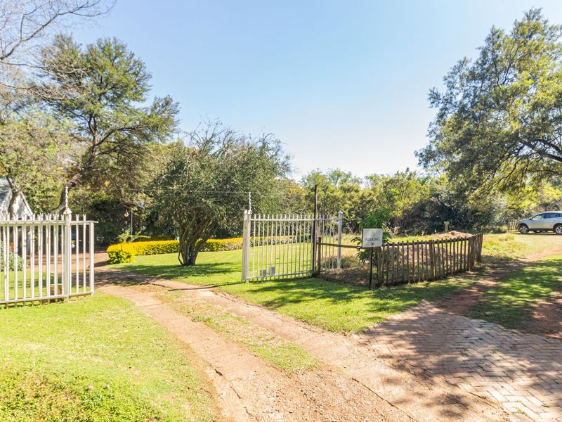 House For Sale in Ruimsig - Photo 9