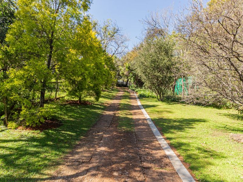 House For Sale in Ruimsig - Photo 10