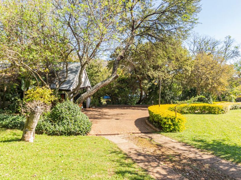 House For Sale in Ruimsig - Photo 8
