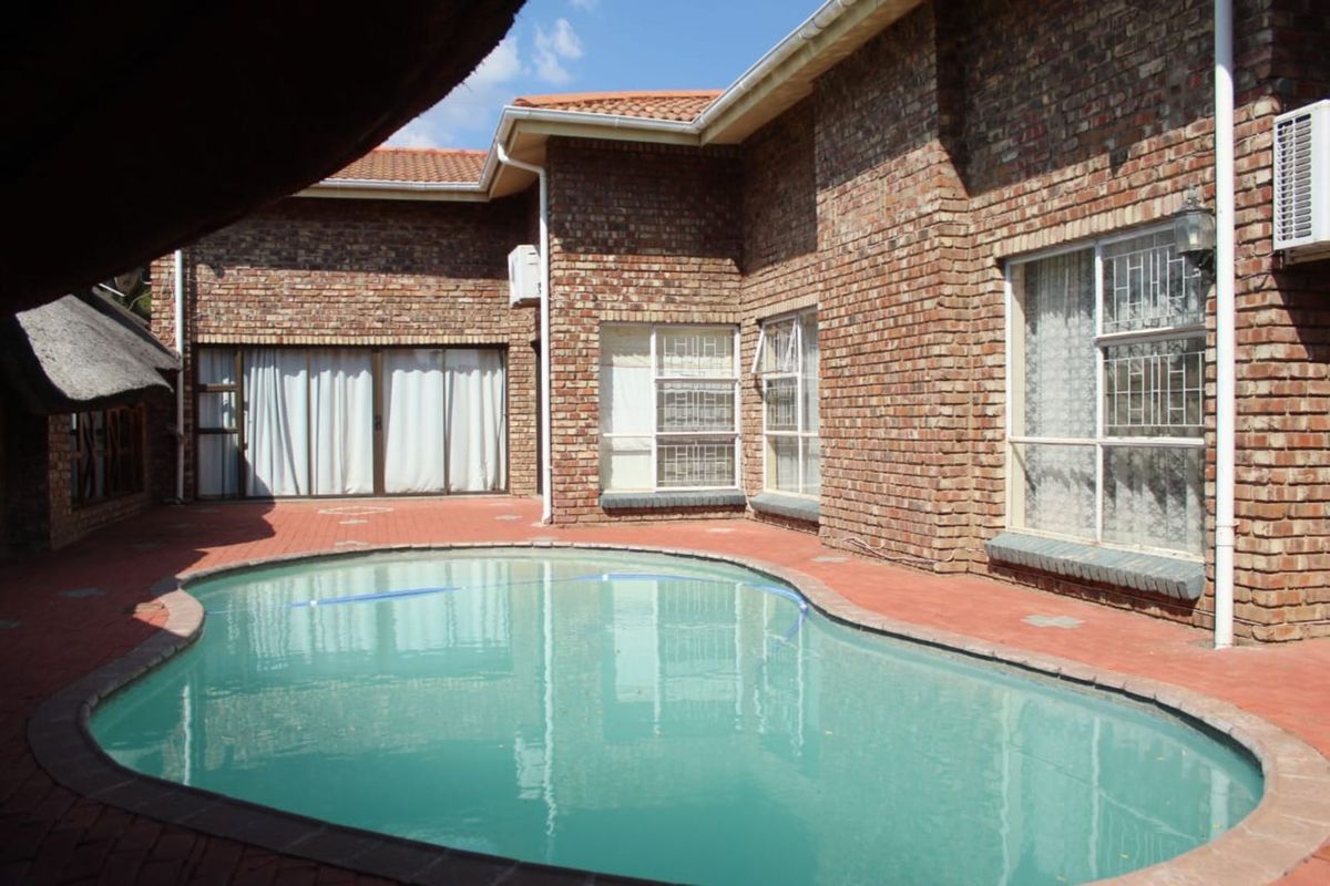 House For Sale in Christiana Central - Photo 4