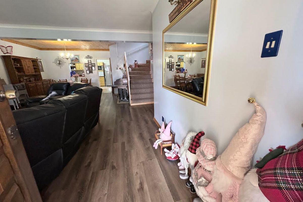 Townhouse For Sale in Memorial Road Area - Photo 5