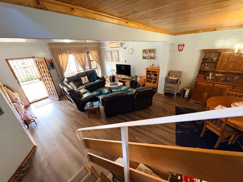 Townhouse For Sale in Memorial Road Area - Photo 9